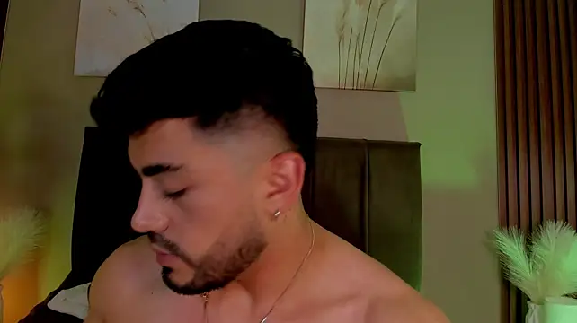 Chat XXX en directo de Alexander_Diazz