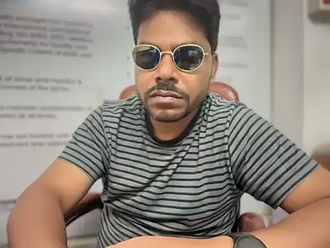 Raaz_5690 Live XXX-chat