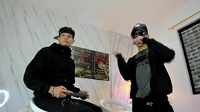 COOL_BOYS2 Chat XXX in diretta
