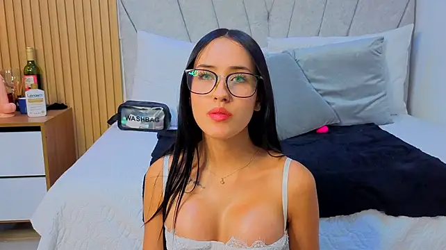 Maddy_Montcla's Live XXX Chat