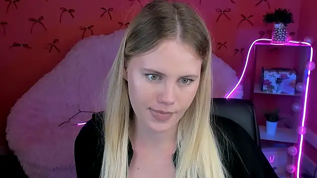 LanaWey Adlı Modelin Canlı XXX Sohbeti