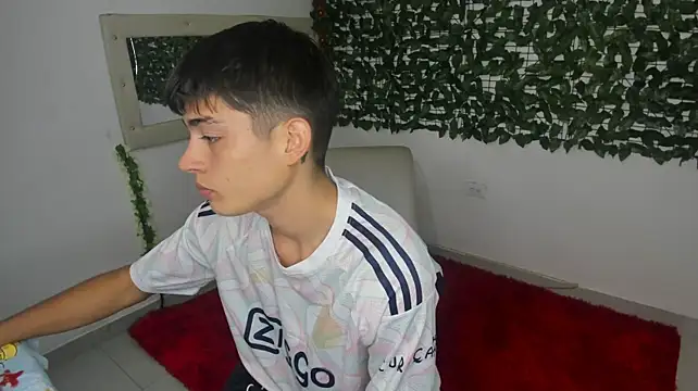 Chat +18 de The_beby_guy ao vivo