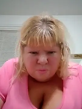JemJensen30 Adlı Modelin Canlı XXX Sohbeti