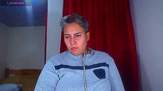 Yessi_rousse Adlı Modelin Canlı XXX Sohbeti