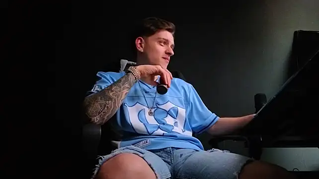 FelixStarkk élő XXX-chatje