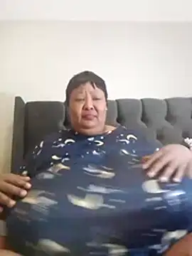 nancy111 XXX чат на живо