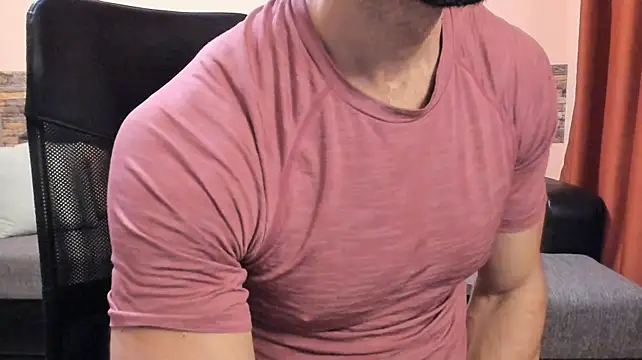 HotHunkTrainer Live XXX Chat