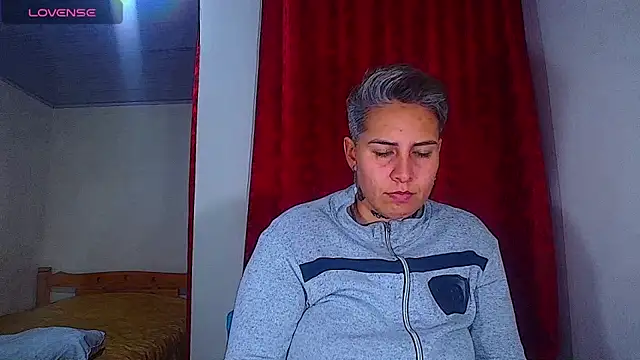 Chat +18 de Yessi_rousse ao vivo