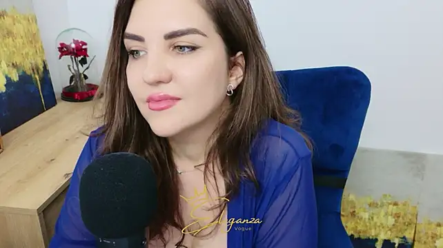 XXX chat uživo modela Eleganzavogue