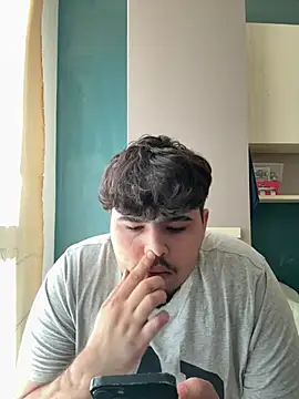 Yannick04 – Naživo XXX chat