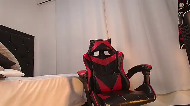 Chat +18 de MaxLeons ao vivo