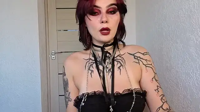 Chat XXX en directo de IntrigueYourDay