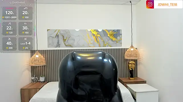 JDWhite18 XXX чат на живо