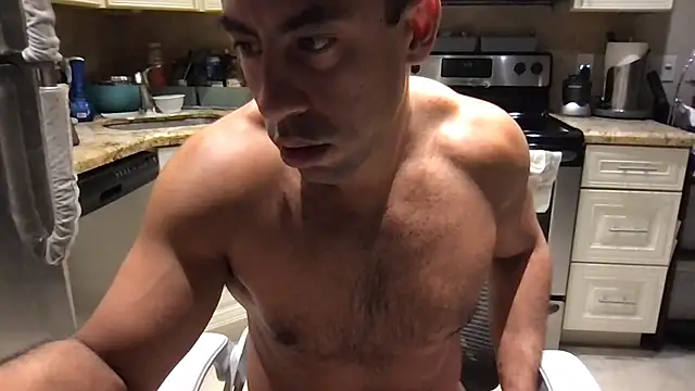 BigGuyMuscle élő XXX-chatje