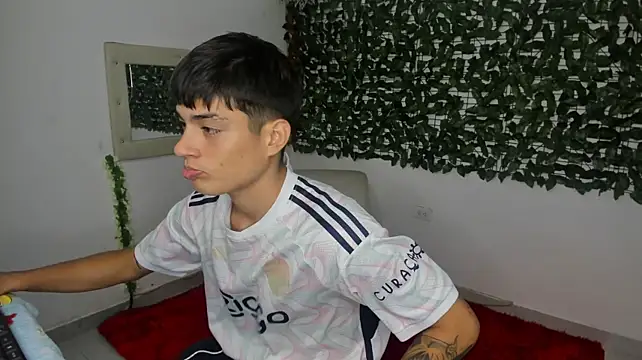 XXX chat uživo modela The_beby_guy