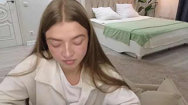 LaciArenales Adlı Modelin Canlı XXX Sohbeti