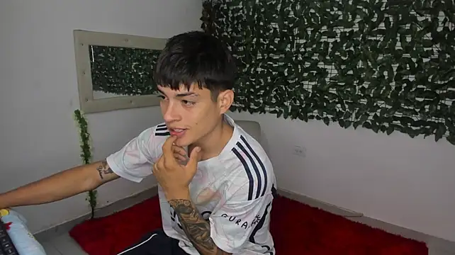 XXX chat uživo modela The_beby_guy