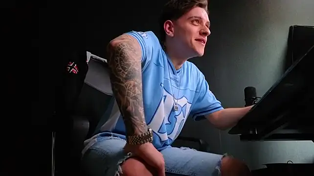 Czat XXX na żywo – FelixStarkk