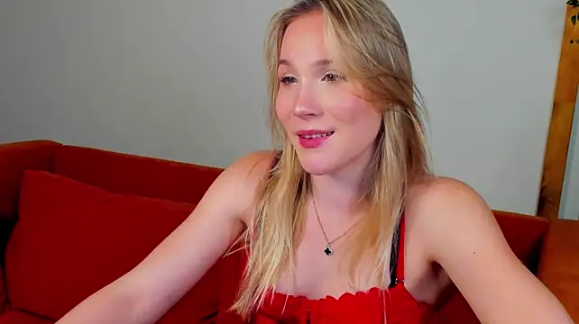 ElaraVoltage's Live XXX Chat