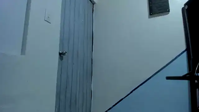 XXX chat uživo modela hornyrouse_1