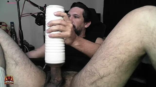 DevilPup75_ élő XXX-chatje