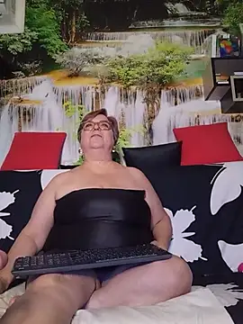 QueenPammy1 Live XXX-Chat