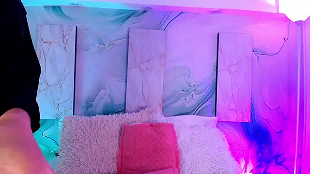 MylaDreams' Live XXX Chat