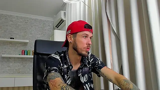 XXX chat uživo modela JonahShaw