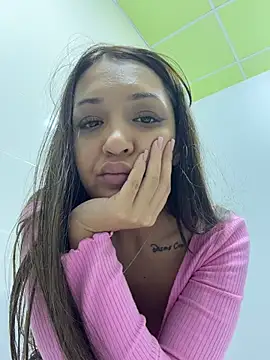 XXX chat uživo modela jennxxx-