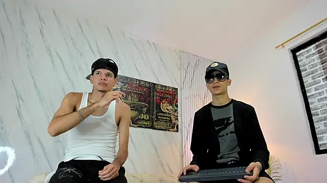 COOL_BOYS2 XXX чат на живо