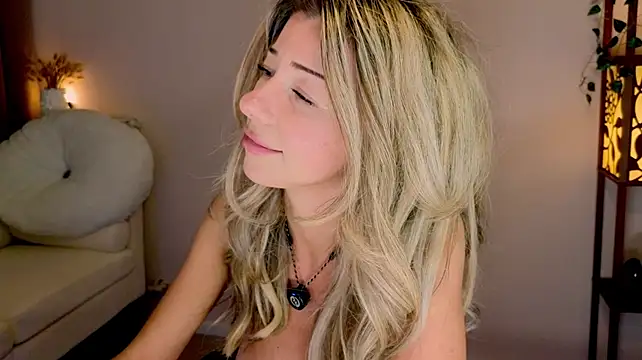 Chatroom XXX en direct de Lenamuti25