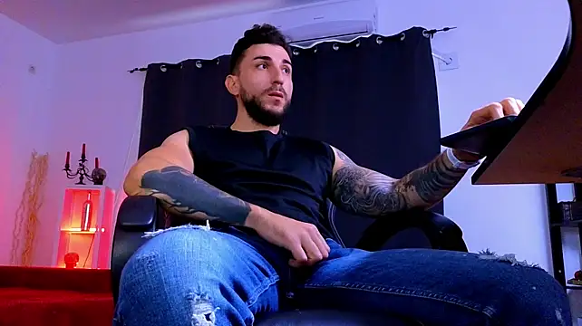 MightyAaron66 Live XXX Chat