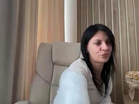 צ'אט XXX בשידור חי של InjaAtHome