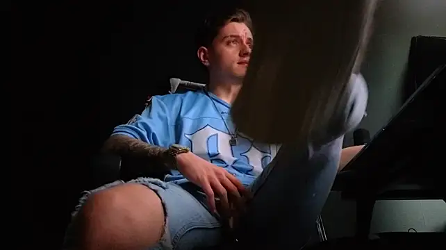 FelixStarkk XXX чат на живо