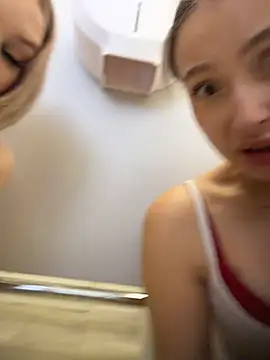 XXX chat uživo modela Coconut_milk