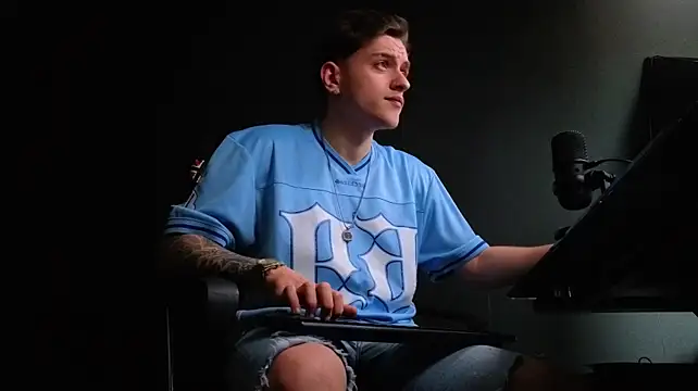 FelixStarkk élő XXX-chatje