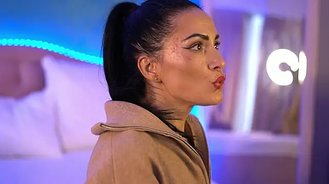 Chat +18 de RaisaVawn ao vivo