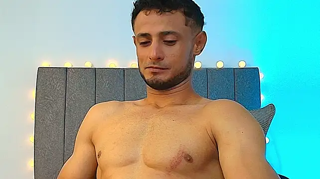 Adonys_Lewis_ Webcam-Show