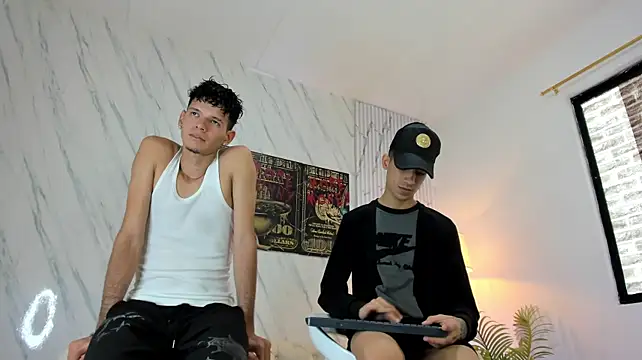 COOL_BOYS2 XXX чат на живо