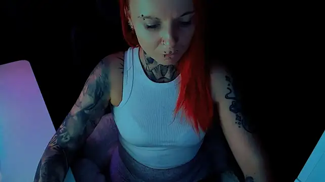 InesGold élő XXX-chatje
