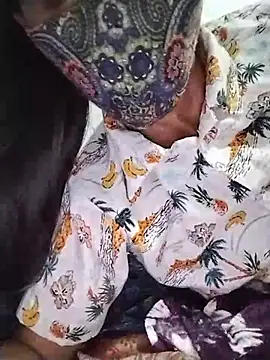 Sembang XXX Secara Langsung Cute-Naavya