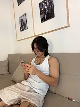 Show modela Mao_mdn na web-kameri