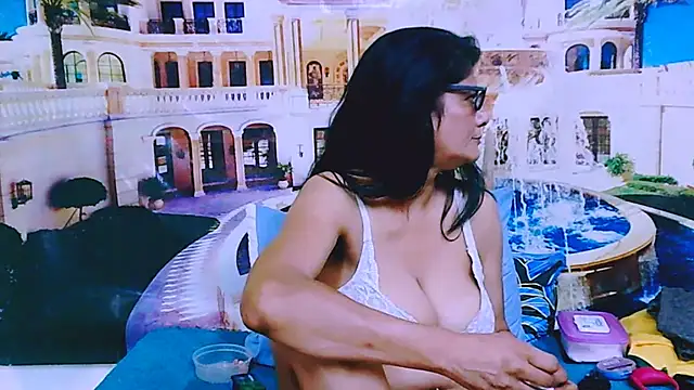 IndianAllure's Live XXX Chat