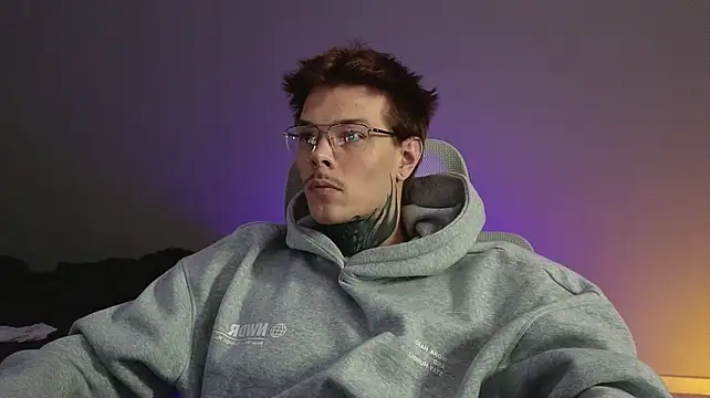 DENIS_HERE Live XXX Chat