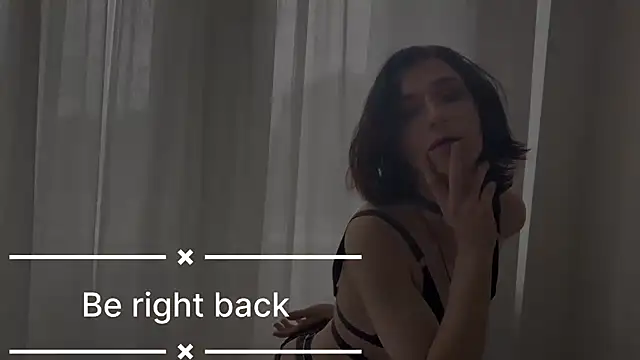 MickeQuinee's Live XXX Chat
