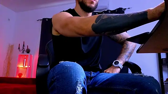 XXX chat uživo modela MightyAaron66