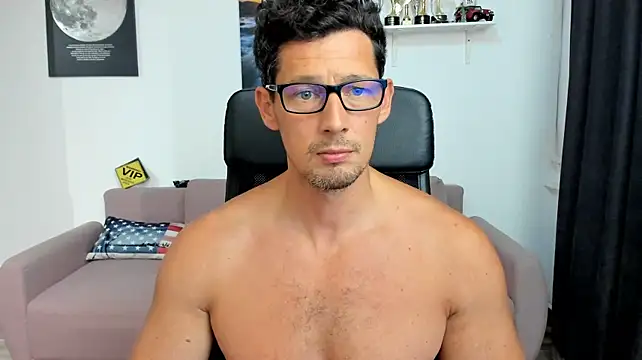 BrutusK08 라이브 XXX 채팅