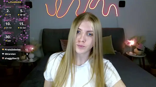 Lixxiii77's Live XXX Chat