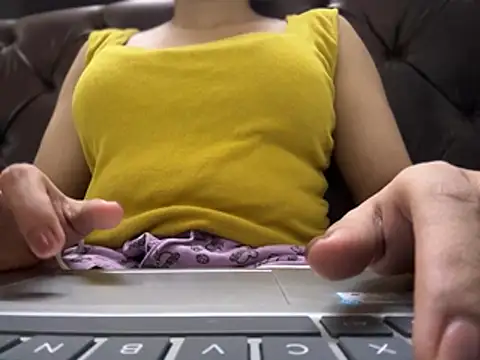 Ritikakapoor33 Adlı Modelin Canlı XXX Sohbeti