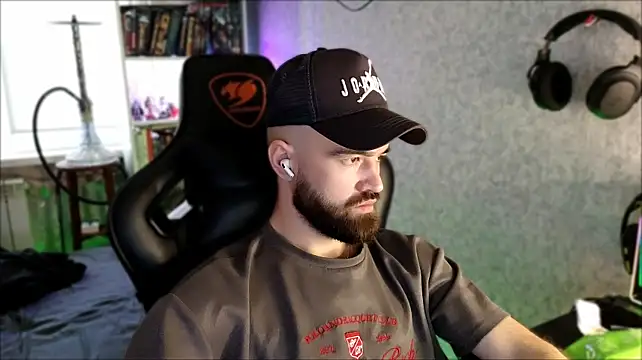 _Serious_Man Chat XXX live